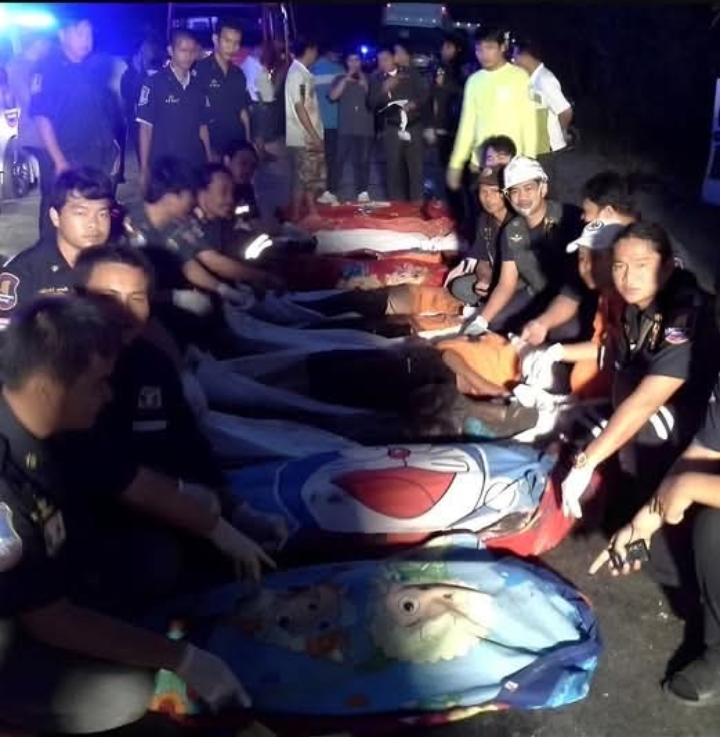 รายชื่อผู้เสียชีวิตรถตู้โดยสาร ชนท้ายรถ 10 ล้อ… ดูเพิ่มเติม