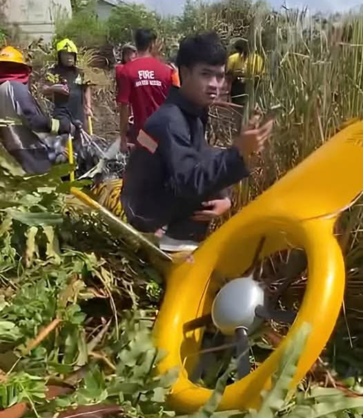 ด่วน! เฮลิคอปเตอร์ตก สมุทรปราการ ไฟลามป่าหญ้า มีผู้บาดเจ็บ
