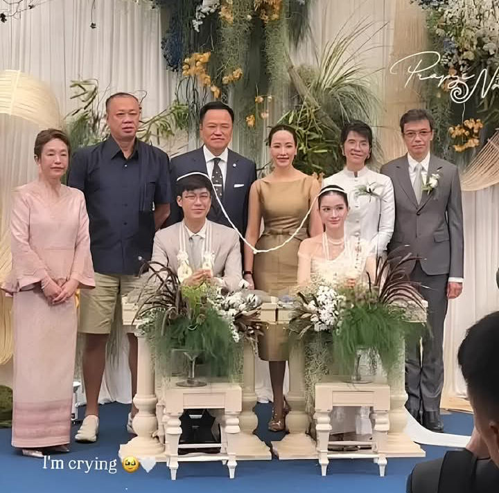 นางเอกดัง ควงลูกชายเนวิน เข้าพิธีวิวาห์ มี อนุทิน ร่วมเป็นประธาน